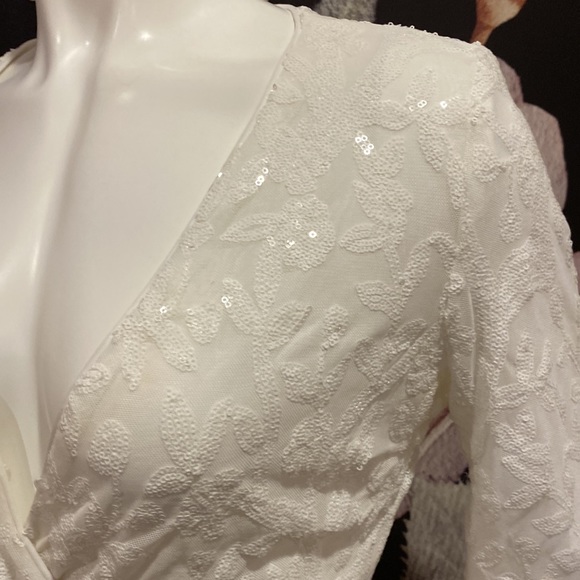 Beautiful White Dress with Slit ( will need a dry clean ) - Picture 5 of 16